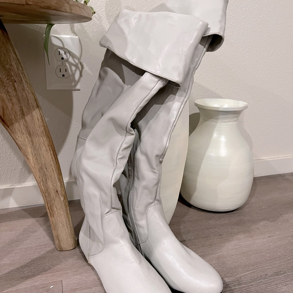 Knee high boots faux, leather gray